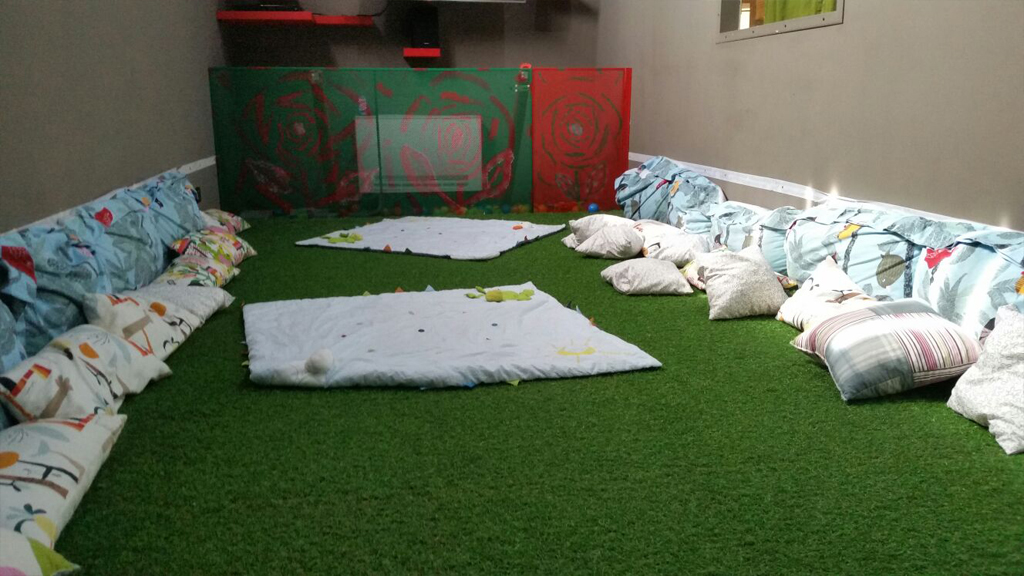 Equipped playground Roofingreen Antishock