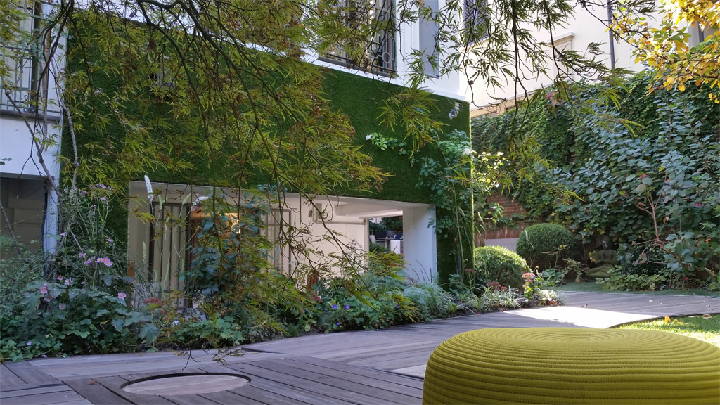 Green walls - The Secret Garden